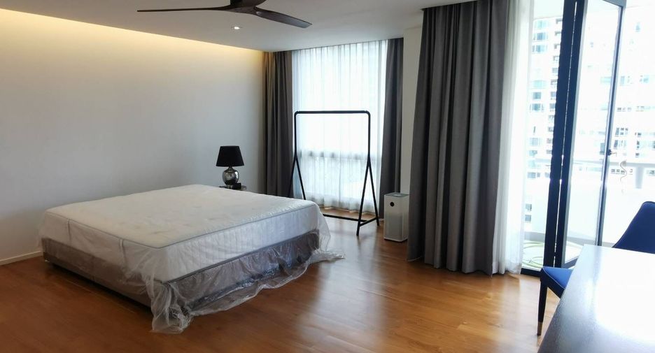 For sale 3 bedrooms condo in Pathum Wan, Bangkok