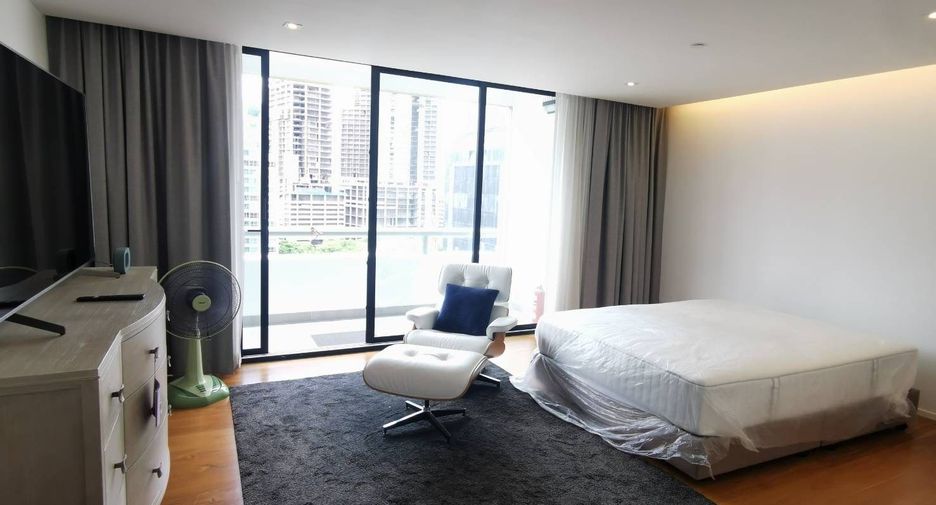 For sale 3 bedrooms condo in Pathum Wan, Bangkok