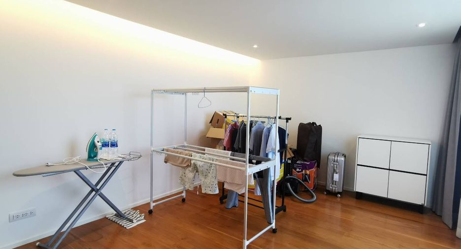 For sale 3 bedrooms condo in Pathum Wan, Bangkok