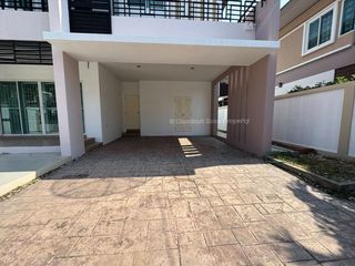 Haus zur Miete mit 3 Zimmer in Bang Lamung, Chonburi