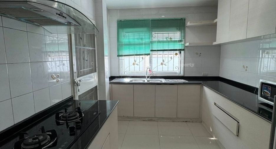 For rent 3 bedrooms house in Bang Lamung, Chonburi