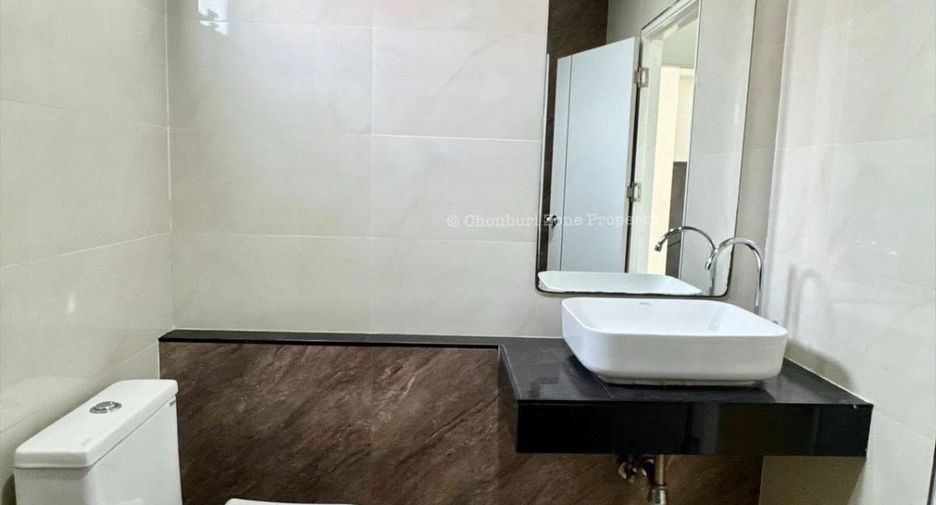 For rent 2 bedrooms house in Si Racha, Chonburi
