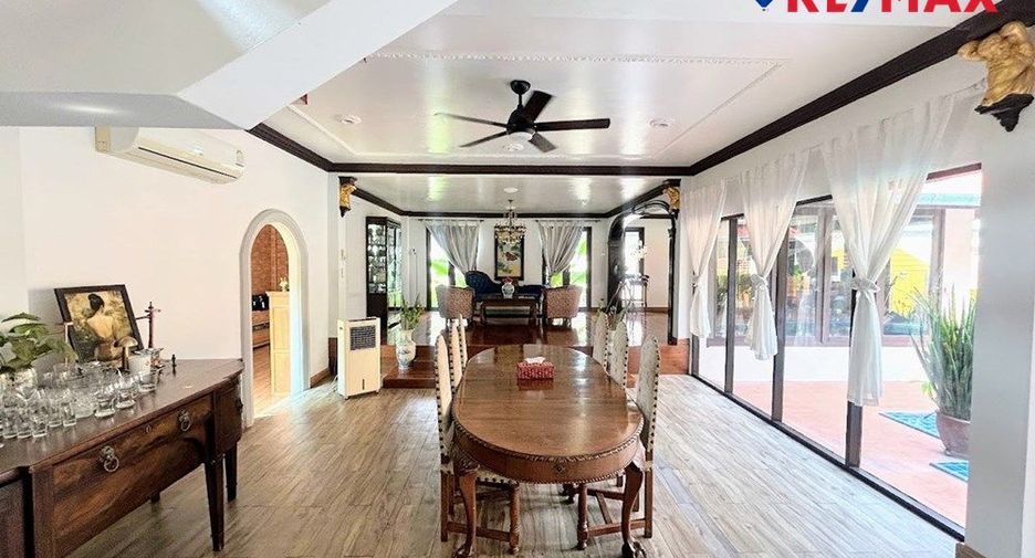 For sale 3 bedrooms house in Jomtien, Pattaya