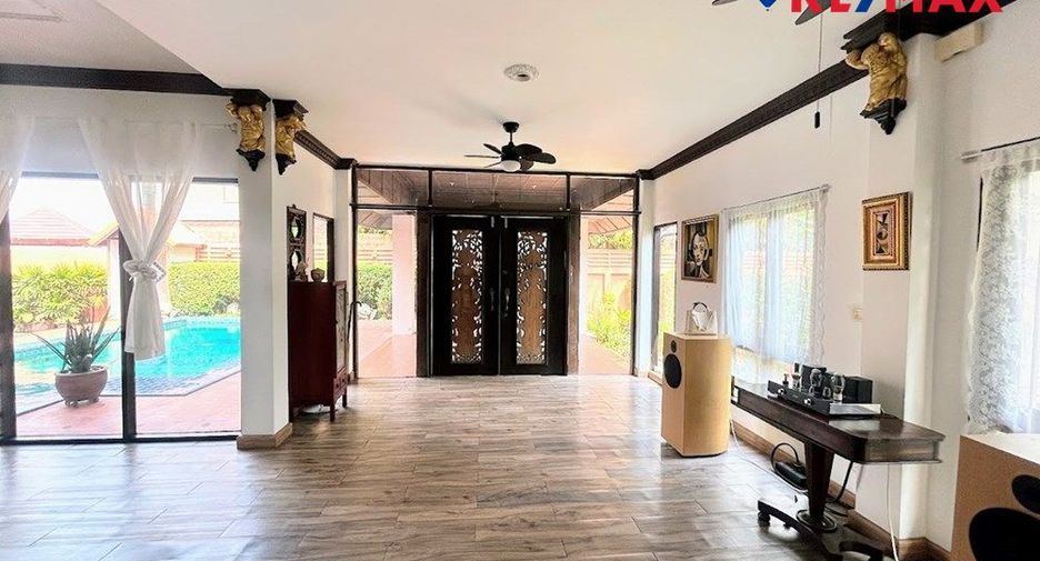 For sale 3 bedrooms house in Jomtien, Pattaya
