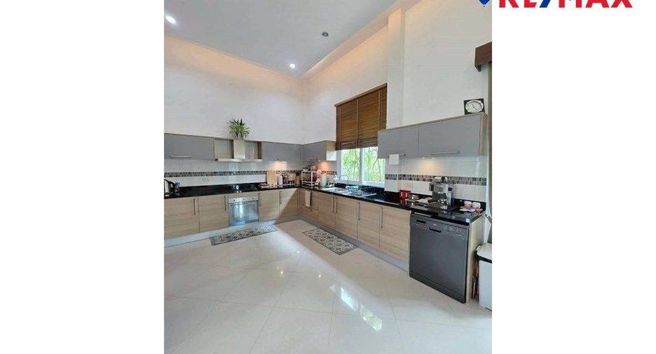 For sale 3 ベッドルーム house in Bang Lamung, Chonburi