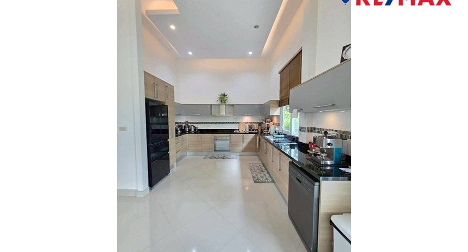 For sale 3 ベッドルーム house in Bang Lamung, Chonburi