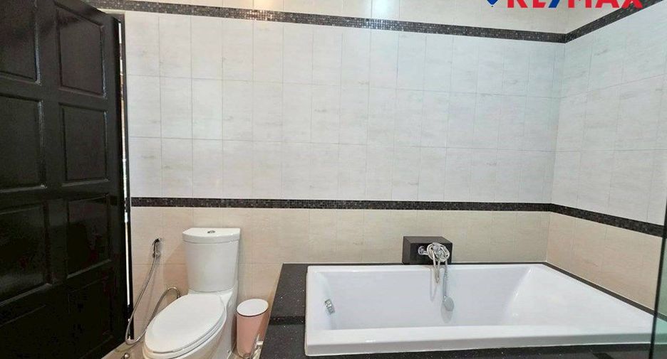 For sale 3 ベッドルーム house in Bang Lamung, Chonburi