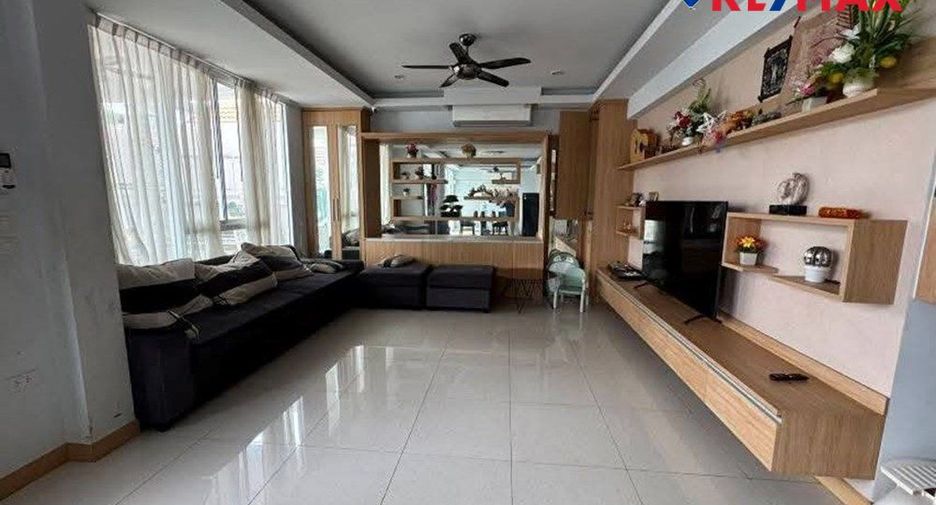 For sale 5 bedrooms house in Bang Lamung, Chonburi