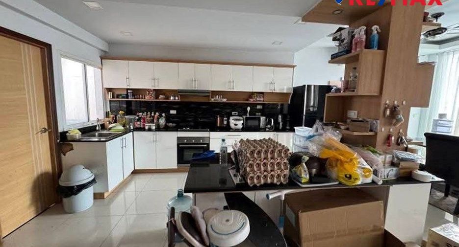 For sale 5 bedrooms house in Bang Lamung, Chonburi