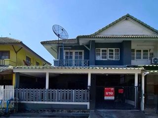 Casa adosada en venta de 3 habitaciones en Khlong Luang, Pathum Thani