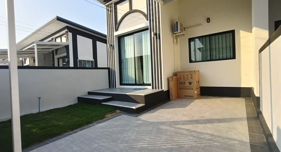 For rent 2 bedrooms townhouse in Bang Lamung, Chonburi