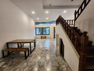 Reihenhaus zur Miete mit 4 Zimmer in Phra Khanong, Bangkok