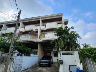 Reihenhaus zur Miete mit 4 Zimmer in Phra Khanong, Bangkok