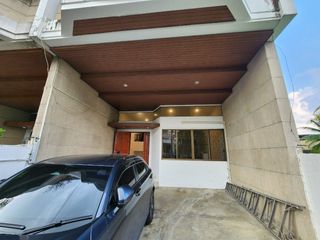 Reihenhaus zur Miete mit 4 Zimmer in Phra Khanong, Bangkok