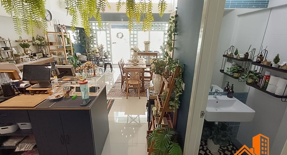 For sale 2 bedrooms retail Space in Lat Krabang, Bangkok