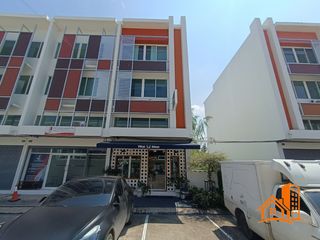 For sale 2 bedrooms retail Space in Lat Krabang, Bangkok