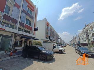 For sale 2 bedrooms retail Space in Lat Krabang, Bangkok