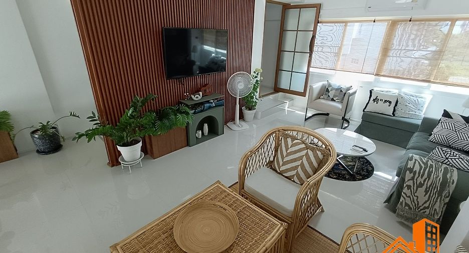 For sale 2 bedrooms retail Space in Lat Krabang, Bangkok
