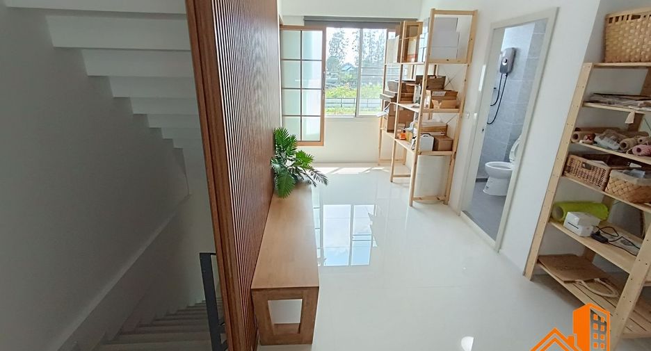 For sale 2 bedrooms retail Space in Lat Krabang, Bangkok