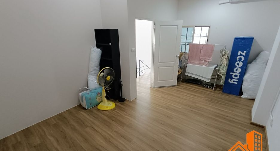 For sale 2 bedrooms retail Space in Lat Krabang, Bangkok