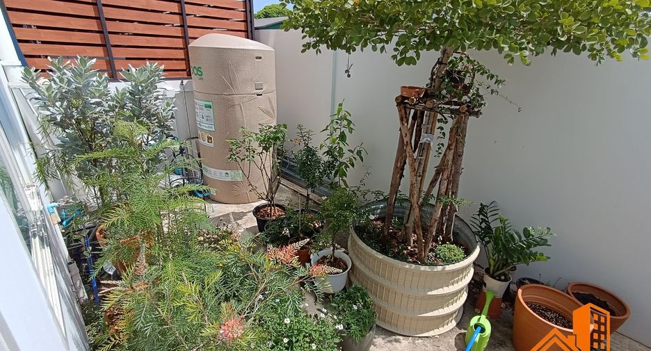 For sale 2 bedrooms retail Space in Lat Krabang, Bangkok