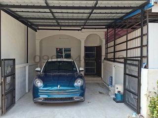 For rent 2 bedrooms townhouse in Saphan Sung, Bangkok