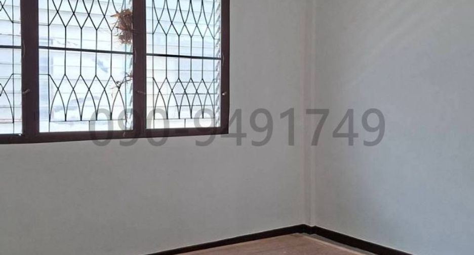 For rent 2 bedrooms townhouse in Saphan Sung, Bangkok