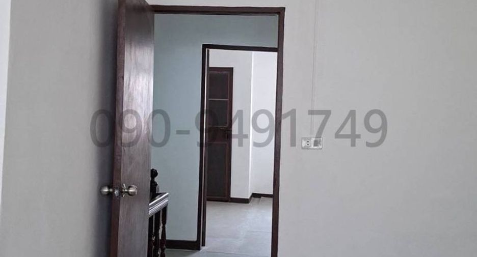 For rent 2 bedrooms townhouse in Saphan Sung, Bangkok