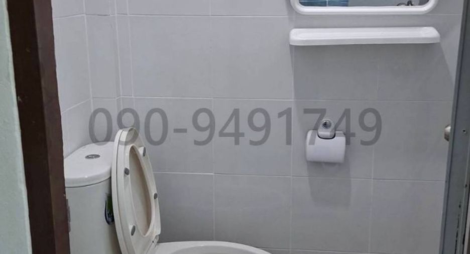 For rent 2 bedrooms townhouse in Saphan Sung, Bangkok