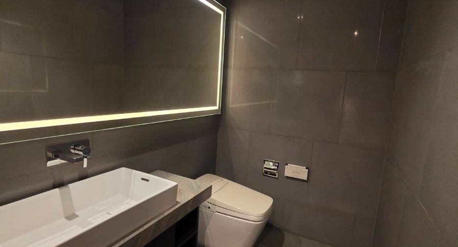 For rent 2 bedrooms condo in Sathon, Bangkok