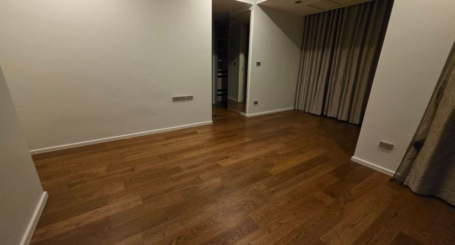 For rent 2 bedrooms condo in Sathon, Bangkok