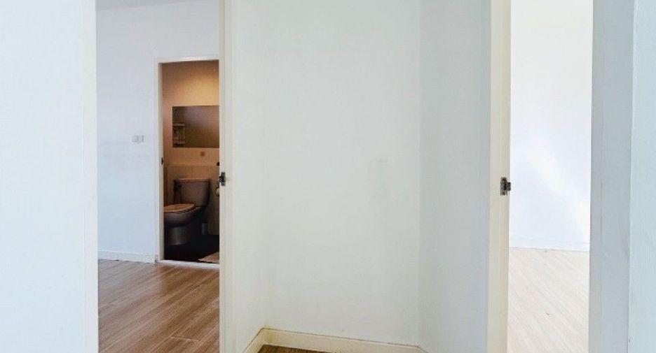 For sale 2 ベッドルーム townhouse in Thung Khru, Bangkok