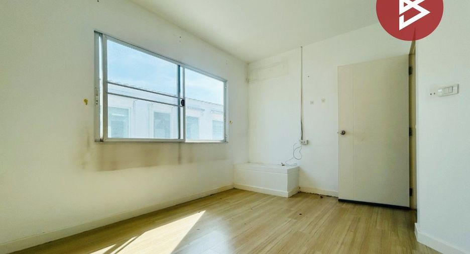 For sale 2 ベッドルーム townhouse in Thung Khru, Bangkok
