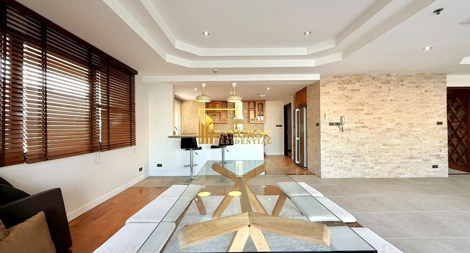 Condo en alquiler de 3 habitaciones en Khlong Toei, Bangkok