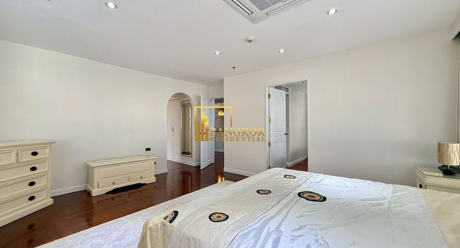 Condo en alquiler de 3 habitaciones en Khlong Toei, Bangkok