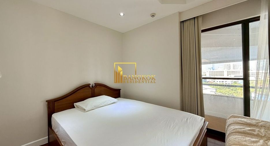 Condo en alquiler de 3 habitaciones en Khlong Toei, Bangkok