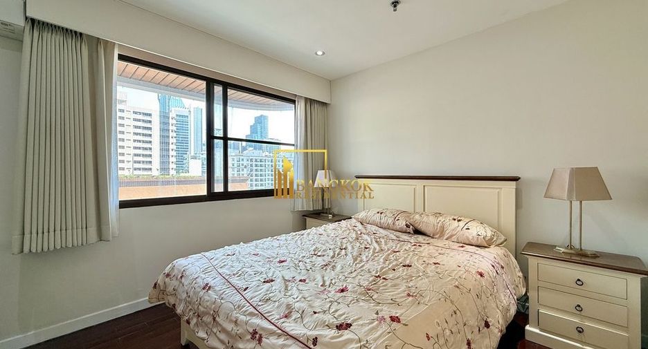 Condo en alquiler de 3 habitaciones en Khlong Toei, Bangkok