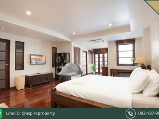 Casa adosada en alquiler y en venta de 4 habitaciones en Watthana, Bangkok