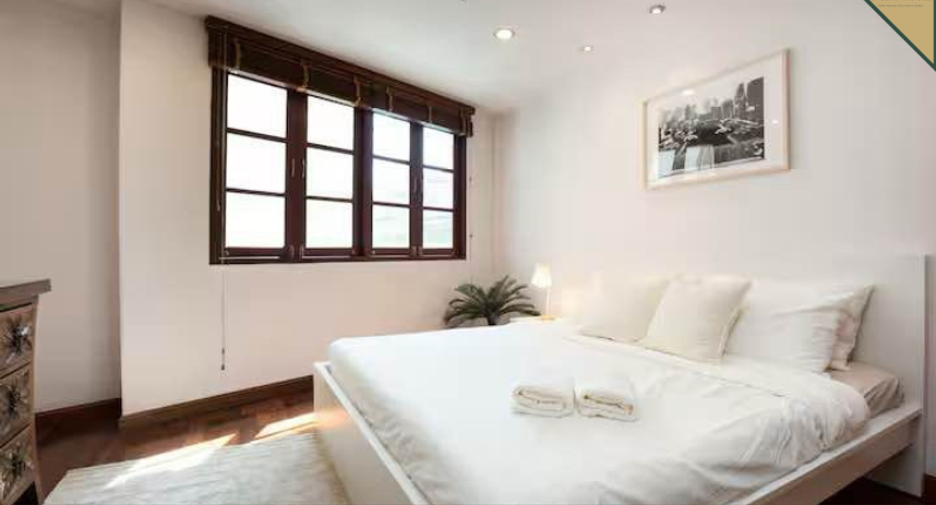 For rent and for sale 4 bedrooms townhouse in Watthana, Bangkok