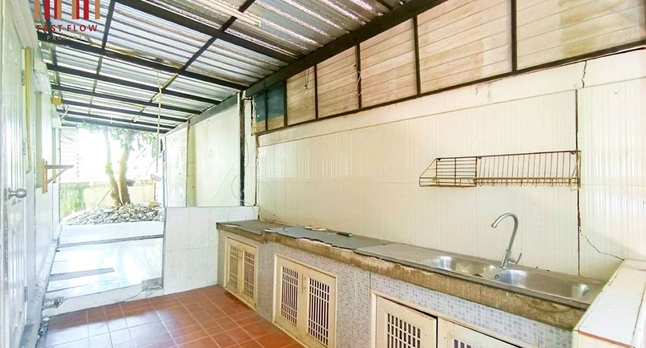 For sale 3 bedrooms house in Mueang Samut Sakhon, Samut Sakhon