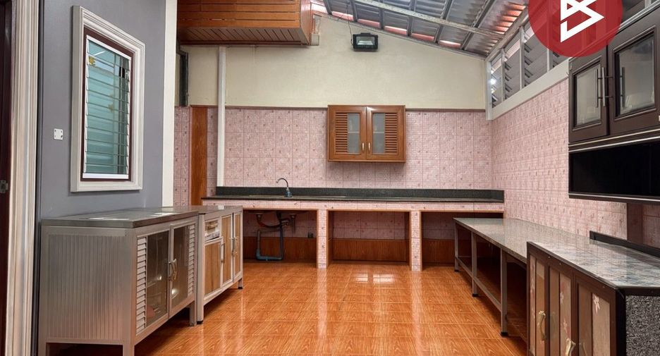 À vendre 3 chambres maison à Ban Bueng, Chonburi