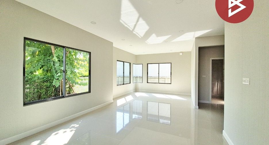 For sale 4 bedrooms house in Mueang Pathum Thani, Pathum Thani