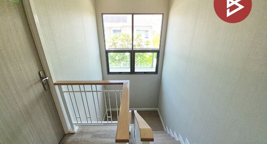 For sale 4 bedrooms house in Mueang Pathum Thani, Pathum Thani