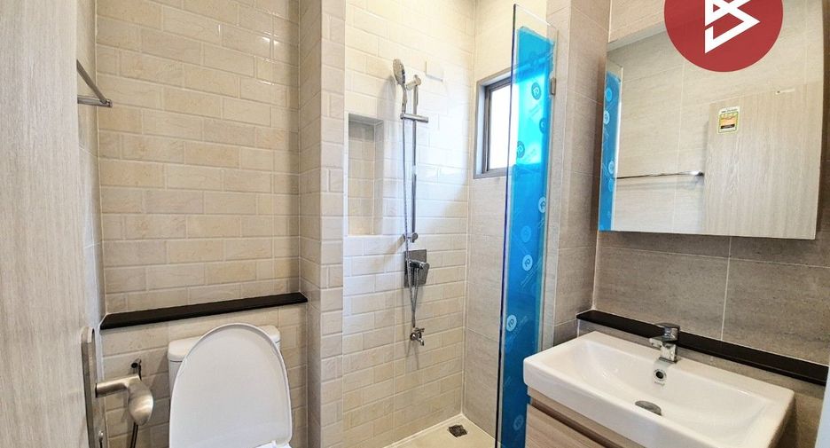 For sale 4 bedrooms house in Mueang Pathum Thani, Pathum Thani