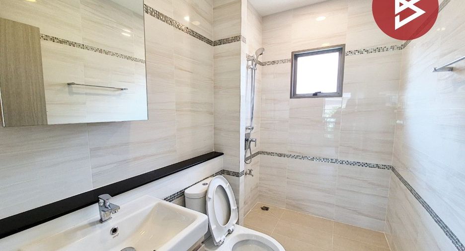 For sale 4 bedrooms house in Mueang Pathum Thani, Pathum Thani