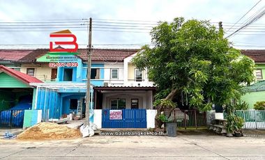 Casa adosada en venta de 2 habitaciones en Lam Luk Ka, Pathum Thani