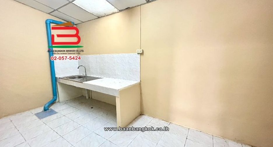 For sale 2 bedrooms townhouse in Lam Luk Ka, Pathum Thani