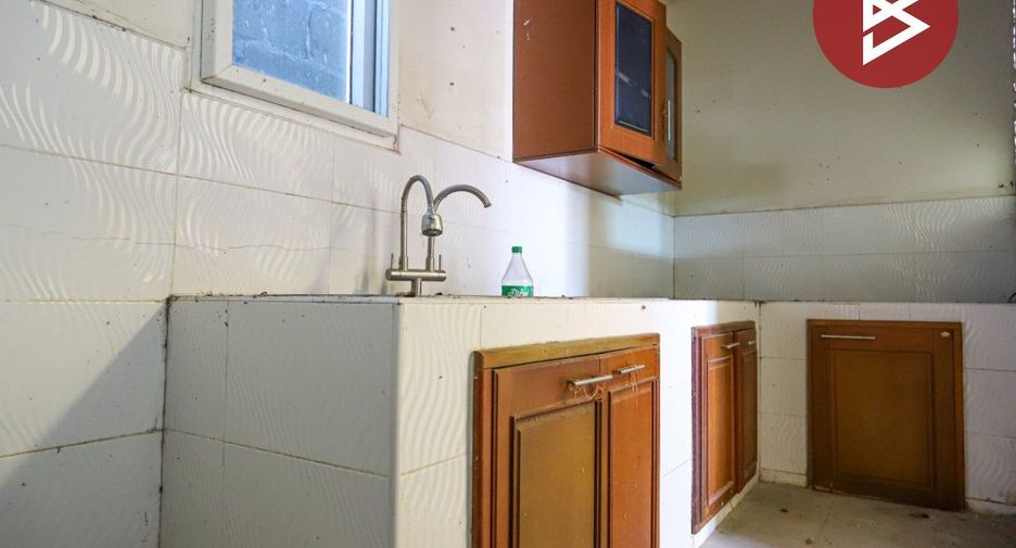 For sale 3 bedrooms townhouse in Mueang Samut Prakan, Samut Prakan