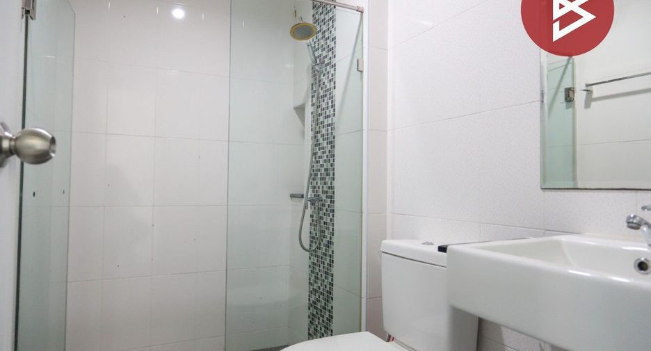 For sale 3 bedrooms townhouse in Mueang Samut Prakan, Samut Prakan