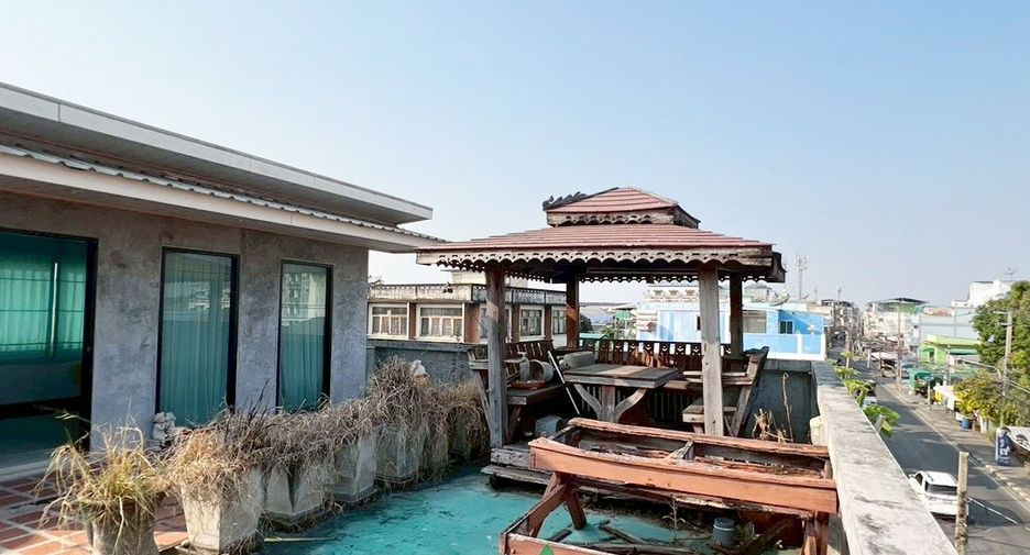 For sale 3 bedrooms retail Space in Bang Khae, Bangkok